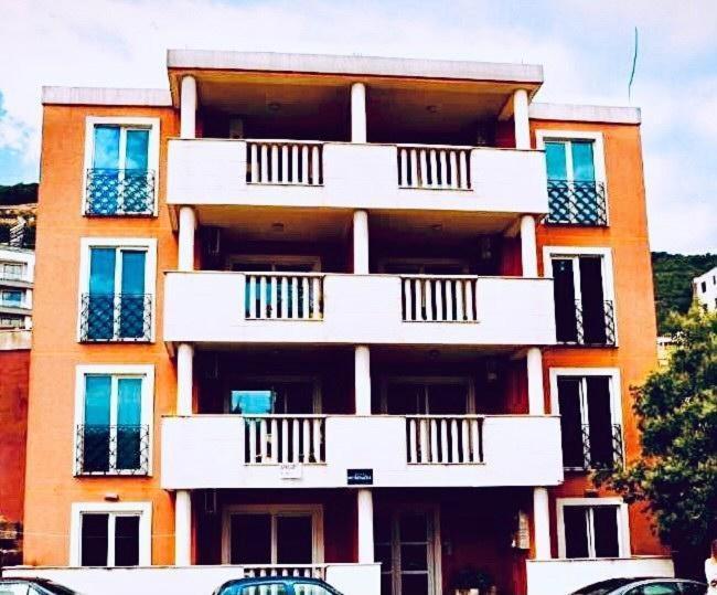 Chanel Apartament